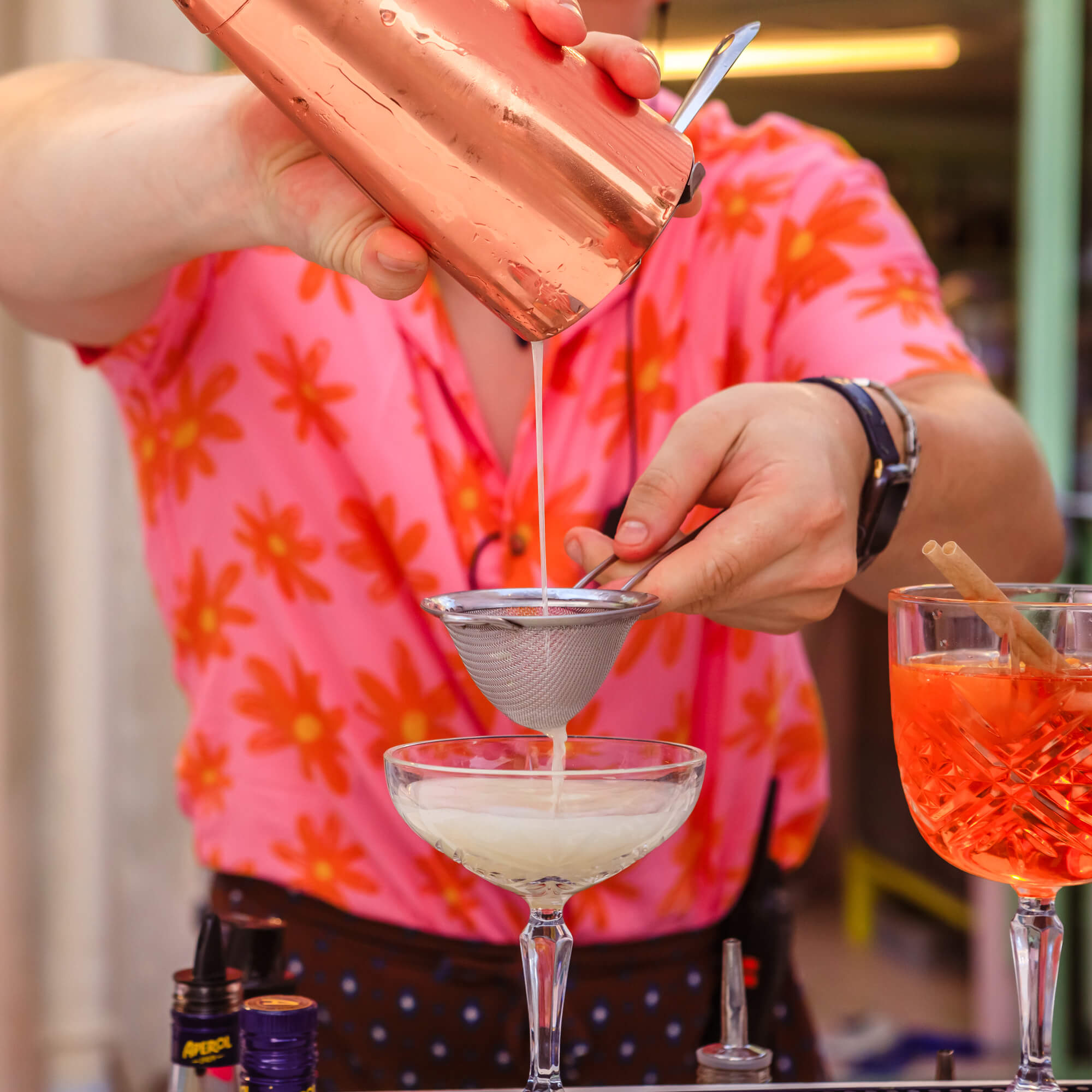 Préparation d'un cocktail au Bar 70